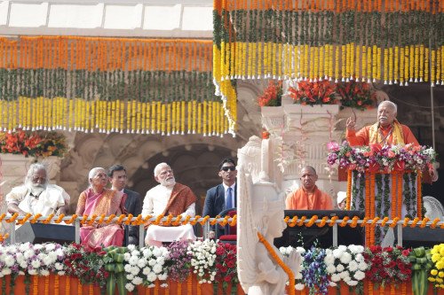 श्री राम मंदिर में धर्म ध्वजारोहन के बाद राम मंदिर का दृश्य