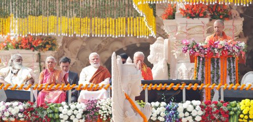 श्री राम मंदिर में धर्म ध्वजारोहन के बाद राम मंदिर का दृश्य