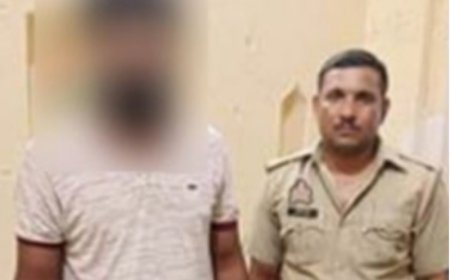 अवैध तमंचा व कारतूस के साथ पकड़ा गया आरोपी, छेड़छाड़ और रेप केस में भेजा गया जेल