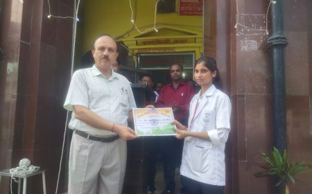 अयोध्या: इंटर्नशिप कर रही नर्स ने लावारिस की सेवा कर जीता अस्पताल प्रशासन का दिल