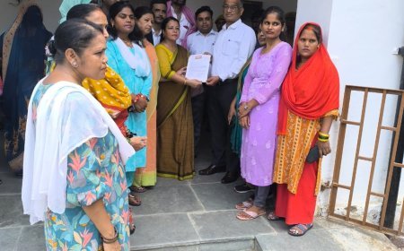 अयोध्या: समाजवादी पार्टी ने मतदाता सूची में गड़बड़ी को लेकर मुख्य निर्वाचन आयुक्त को सौंपा ज्ञापन