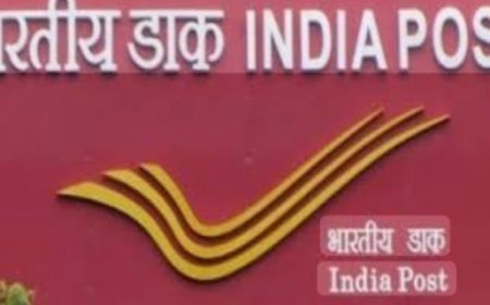 अयोध्या: डाकघर का सर्वर डाउन - लोगों के काम बाधित, पोस्टमैन बना ऑफिस का बाबू , ग्राहकों पर ग़ालिब कर रहा रौब