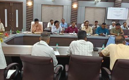 अयोध्या में जिला स्तरीय उद्योग बंधु की बैठक संपन्न, उद्यमियों की समस्याओं पर हुई चर्चा