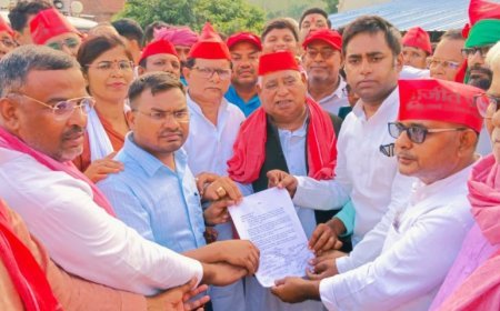 अयोध्या: मिल्कीपुर में सपा का जोरदार प्रदर्शन: यूरिया खाद की किल्लत और किसानों पर अत्याचार के खिलाफ अजीत प्रसाद ने भरी हुंकार