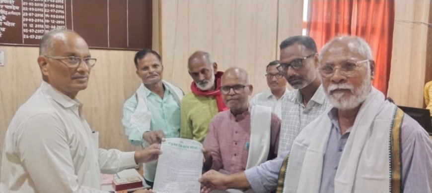अयोध्या: यूरिया संकट पर संयुक्त किसान मोर्चा लामबंद, नगर मजिस्ट्रेट से मिले