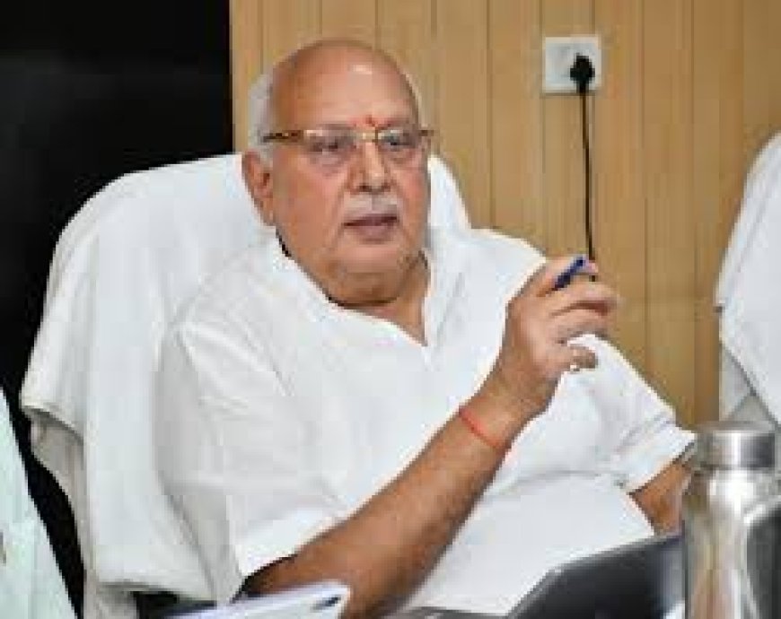यूरिया की कालाबाजारी पर रोकने में सीतापुर, बलरामपुर, श्रावस्ती के कृषि अधिकारी निलंबित
