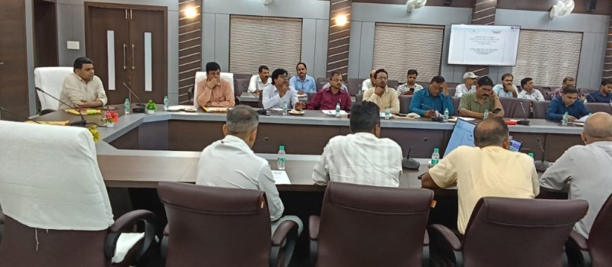 अयोध्या में जिला स्तरीय उद्योग बंधु की बैठक संपन्न, उद्यमियों की समस्याओं पर हुई चर्चा