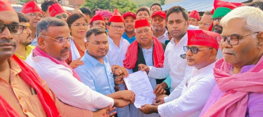 अयोध्या: मिल्कीपुर में सपा का जोरदार प्रदर्शन: यूरिया खाद की किल्लत और किसानों पर अत्याचार के खिलाफ अजीत प्रसाद ने भरी हुंकार