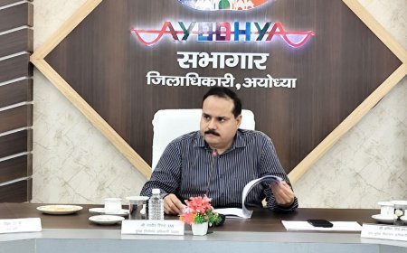 अयोध्या : मतदाता सूचियों को त्रुटिरहित बनाने को लेकर मुख्य निर्वाचन अधिकारी ने की बैठक