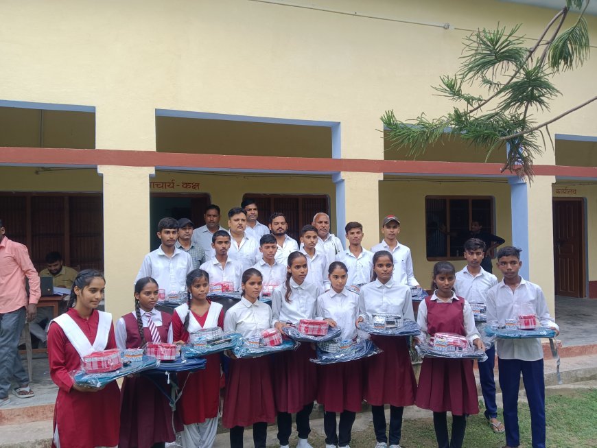 अयोध्या: शिवपुरी इंटर कॉलेज में राष्ट्रीय छात्रवृत्ति परीक्षा के मेधावी छात्रों का सम्मान समारोह आयोजित