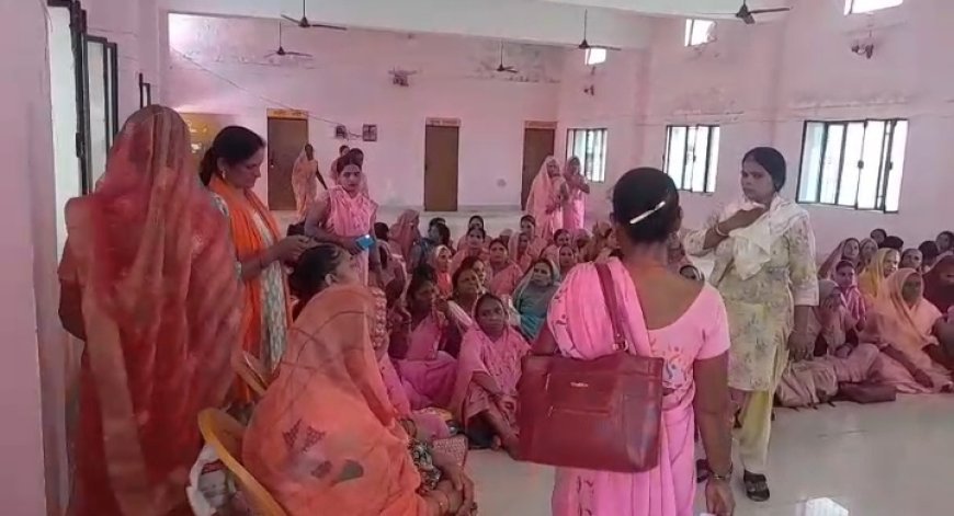 अयोध्या : आधा दर्जन आंगनबाड़ी कार्यकत्रियों ने सामूहिक बैठक का किया बहिष्कार , बैठक व्यवस्था को लेकर उठाए सवाल, सुपरवाइजर पर लगा कई गंभीर आरोप