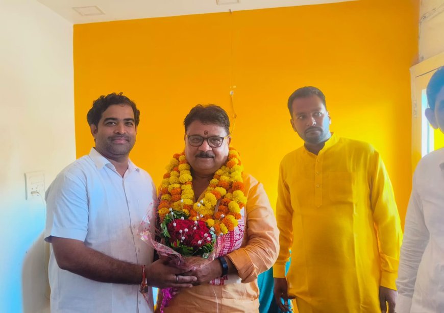 अम्बेडकर नगर: प्रदेश उपाध्यक्ष विजय बहादुर पाठक का हुआ भव्य स्वागत, व्यापारियों ने बस संचालन बहाली की रखी मांग