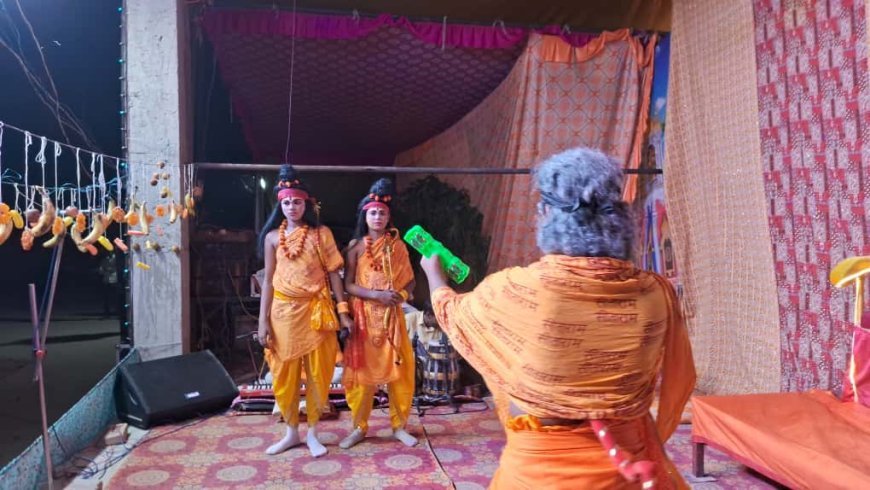 अम्बेडकर नगर: रामलीला में अशोक वाटिका में हनुमान-सीता का संवाद और लंका दहन , दर्शक हुए राममय