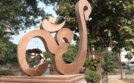 अयोध्या: ओम के नाम पर घोटाला उद्घाटन से पहले ही धूल फांकने लगा तिकोनिया पार्क का स्तंभ