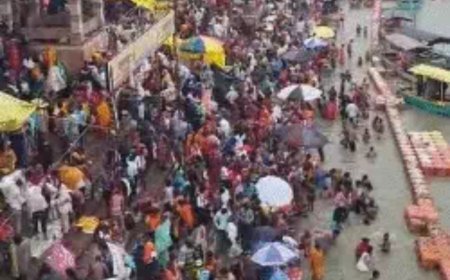 अयोध्या में उमड़ा  आस्था का सैलाब, बारिश भी न तोड़ सकी  श्रद्धालुओं का हौसला