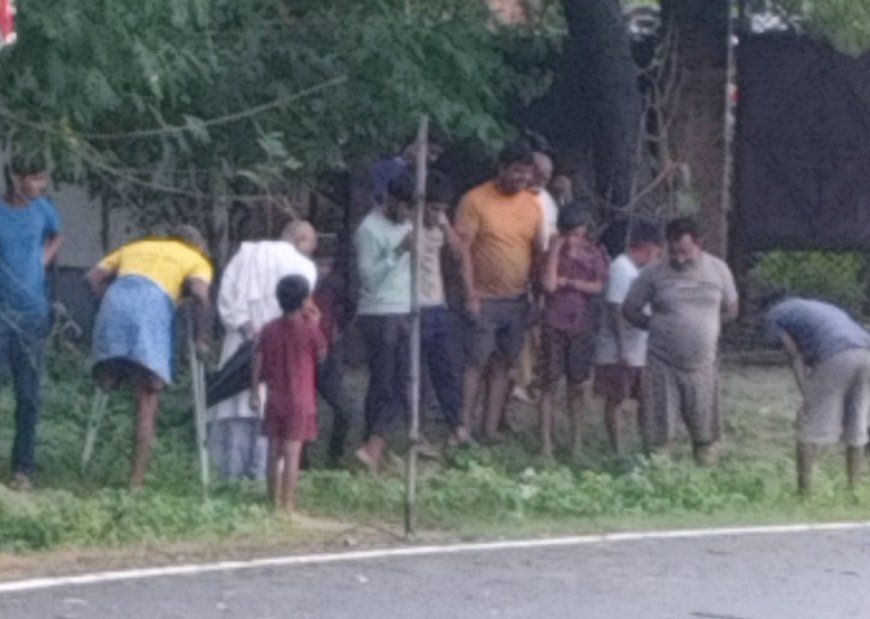 आजमगढ़: प्रधान के लापरवाही के कारण पूरा गांव हो गया जलमग्न