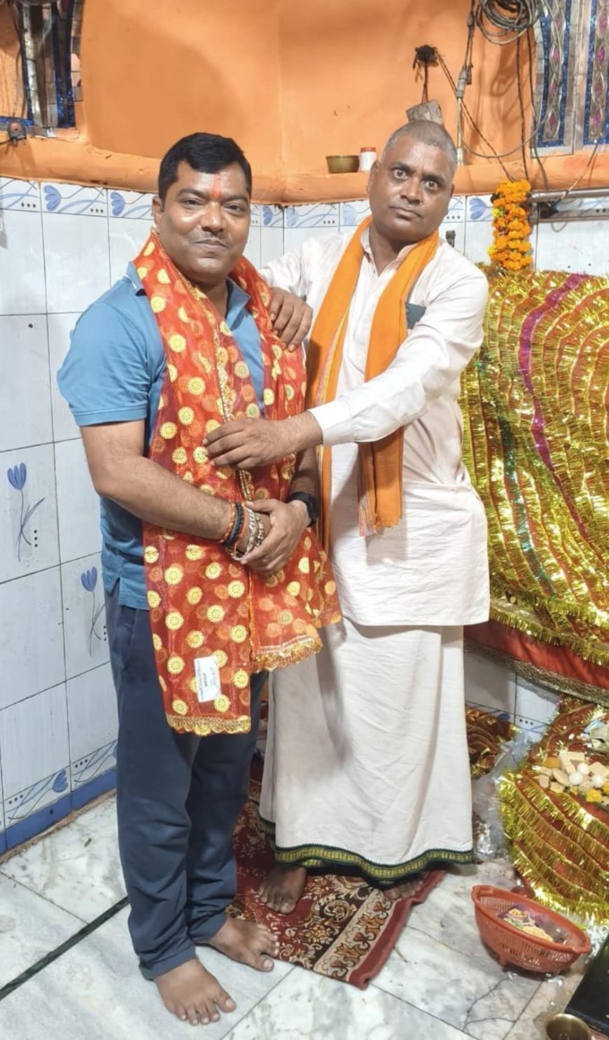 अयोध्या: एसडीएम विकास धर दुबे पहुंचे मां कामाख्या धाम, किया मां भगवती का दर्शन-पूजन, लिया आशिर्वाद