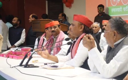 अयोध्या में SIR में हो रही गड़बड़ी का मुद्दा हुआ गरम, अखिलेश यादव ने किया प्रेस कॉन्फ्रेंस