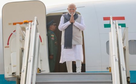 भूटान से भारत लौटते ही प्रधानमंत्री सबसे पहले LNJP घायलों से मिलने पहुंचे अस्पताल