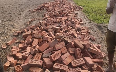 अम्बेडकर नगर: ग्रामीणों ने घटिया खड़ंजा निर्माण पर लगाया रोक भ्रष्टाचार के खिलाफ निष्पक्ष जांच की दरकार