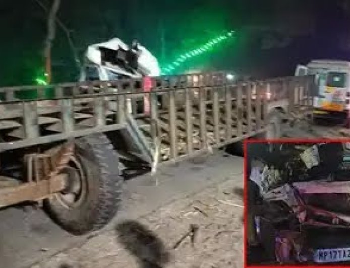 अयोध्या : कोहरे से भीषण सड़क हादसा, ट्रैक्टर ट्रॉली व बोलोरो के बीच हुआ टक्कर ,  3 की हुई मौत व 11 घायल