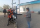 बाराबंकी: बिना हेलमेट दोपहिया चालकों पर सख्ती, पीटीओ ने 8 वाहनों का किया चालान
