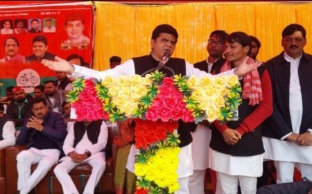 सुल्तानपुर : हीरो गांधी की शहादत को सपाइयों ने किया नमन, 2027 में अखिलेश को सीएम बनाने का लिया संकल्प