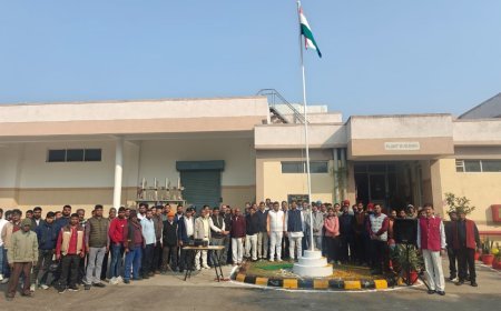 “पराग है सेहत की धारा” : गणतंत्र दिवस पर अयोध्या दुग्ध संघ ने किसानों को बांटी हस्तचालित चारा कुट्टी मशीन