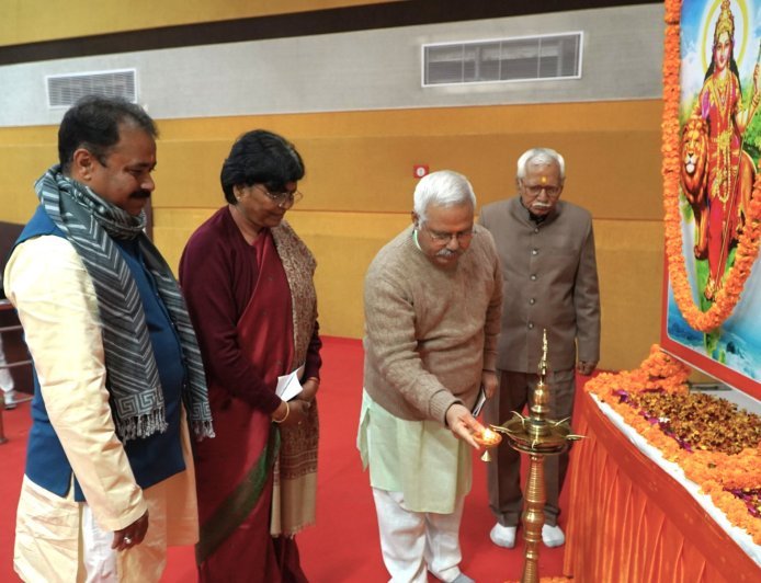 जौनपुर : राष्ट्र निर्माण की नींव युवाओं के संस्कार और अनुशासन में निहित : सुनील आंबेकर