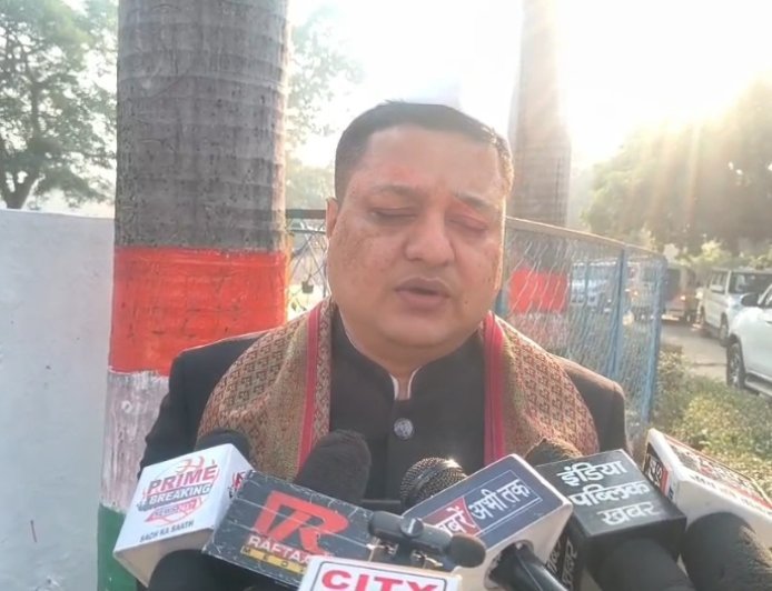 अयोध्या: समानता, स्वतंत्रता, न्याय और बंधुत्व का संदेश देता है हमारा संविधान : डीएम