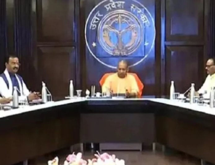 लखनऊ : कैबिनेट की बैठक में कई प्रस्तावों पर लगी मुहर, शिक्षकों को तोहफा