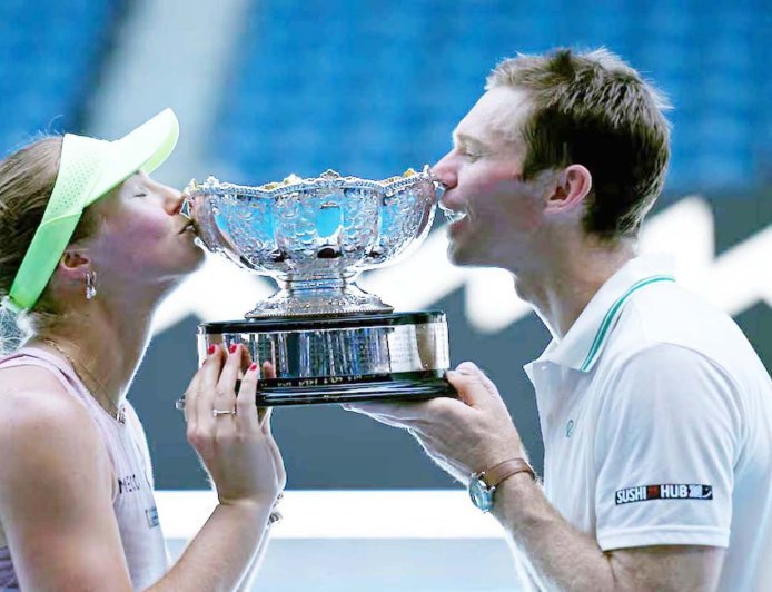 ओलिविया गैडेकी और जॉन पीयर्स ने ऑस्ट्रेलियन ओपन 2026 में मिश्रित युगल का खिताब जीता