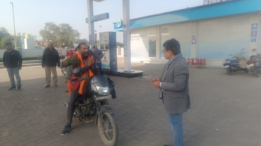 बाराबंकी: बिना हेलमेट दोपहिया चालकों पर सख्ती, पीटीओ ने 8 वाहनों का किया चालान