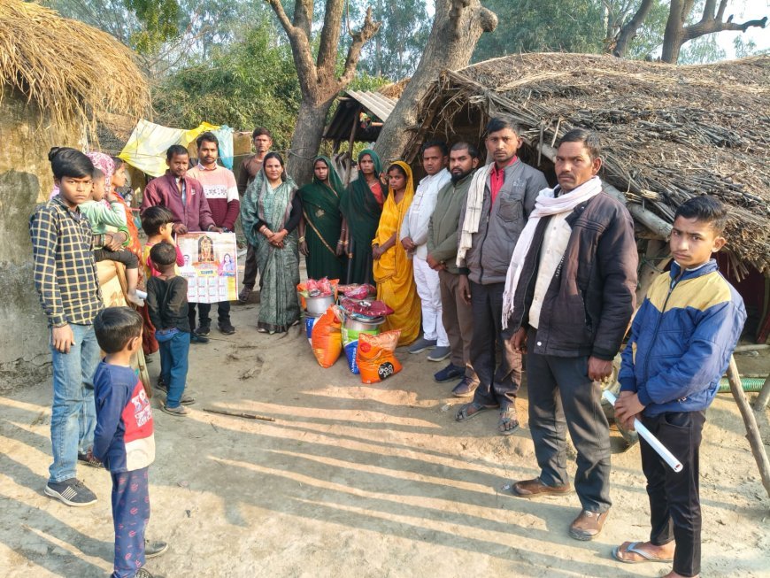 अयोध्या : अग्निकांड पीड़ितों के बीच पहुंचीं सुमन पासवान, राहत सामग्री व आर्थिक सहायता देकर बढ़ाया ढांढस