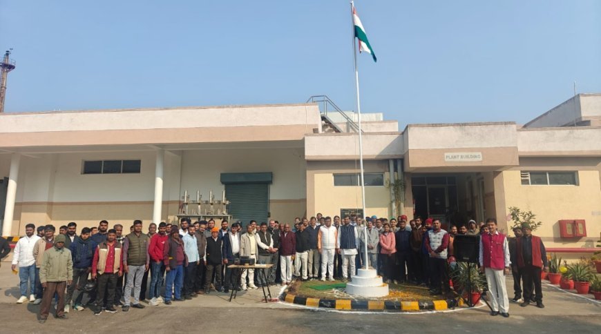 “पराग है सेहत की धारा” : गणतंत्र दिवस पर अयोध्या दुग्ध संघ ने किसानों को बांटी हस्तचालित चारा कुट्टी मशीन