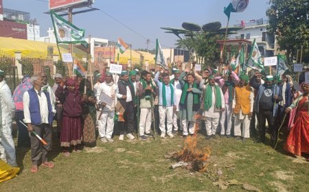 अयोध्या: भाकियू का जोरदार प्रदर्शन, रोड जाम कर फूंका ट्रंप–मोदी का पुतला, भारत-अमेरिका ट्रेड डील रद्द करने की मांग