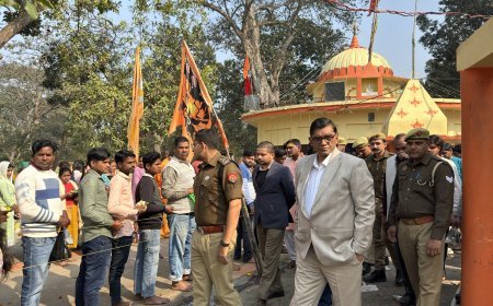 पीलीभीत: डीएम-एसपी ने बाबा इक्हत्तरनाथ मंदिर में सुरक्षा व सुविधाओं का लिया जायजा