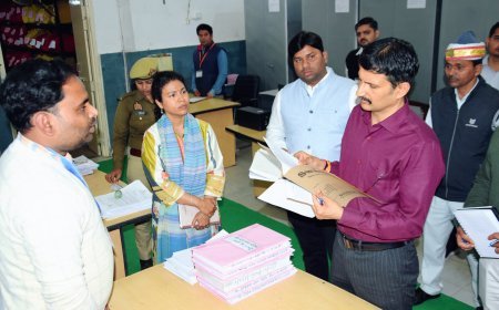 लखीमपुर खीरी : मंडलायुक्त ने कलेक्ट्रेट का निरीक्षण कर व्यवस्थाओं की परखी हकीकत, दिए निर्देश