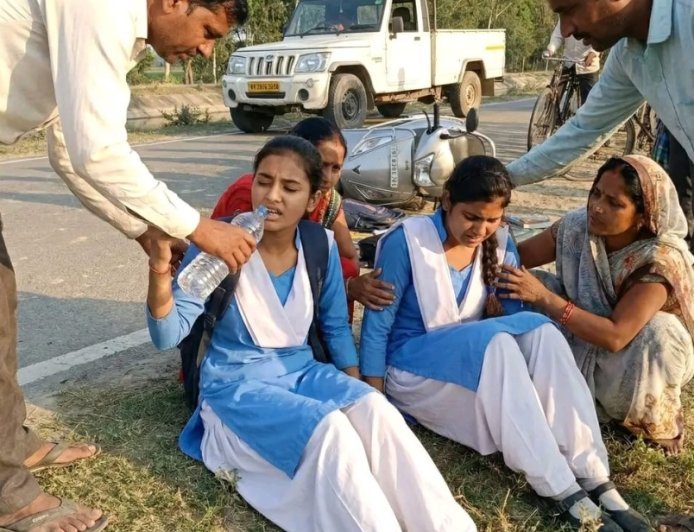 अयोध्या: स्कूल से घर लौट रहीं दो सगी बहनों की स्कूटी को पिकअप ने मारी टक्कर, रूदौली में दर्दनाक सड़क हादसा