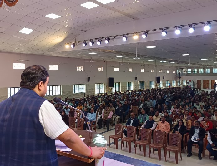 अम्बेडकर नगर: यूपी बोर्ड परीक्षा को लेकर डीएम सख्त, नकल पर होगी कड़ी कार्रवाई