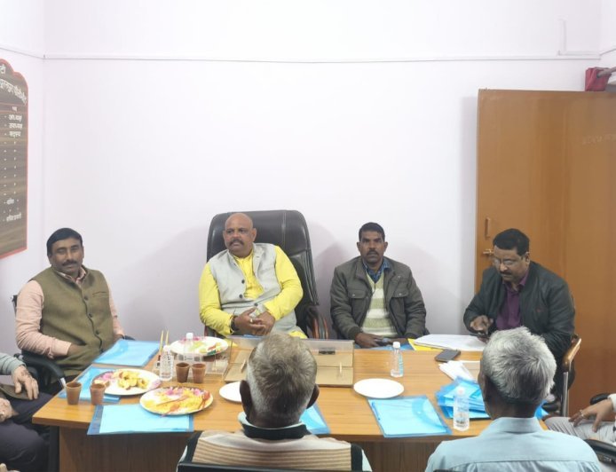 पीलीभीत: गन्ना समिति की बैठक में करोड़ों के विकास कार्यों को मिली हरी झंडी, किसानों के सम्मान पर जोर