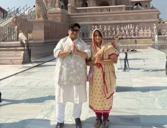 अयोध्या: किकू शारदा ने परिवार सहित किया रामलला का दर्शन