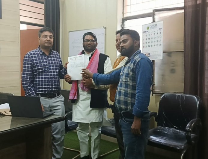 शाहजहांपुर: आवारा गोवंश से परेशान किसान, भोरापुर गौशाला में शिफ्टिंग की मांग तेज