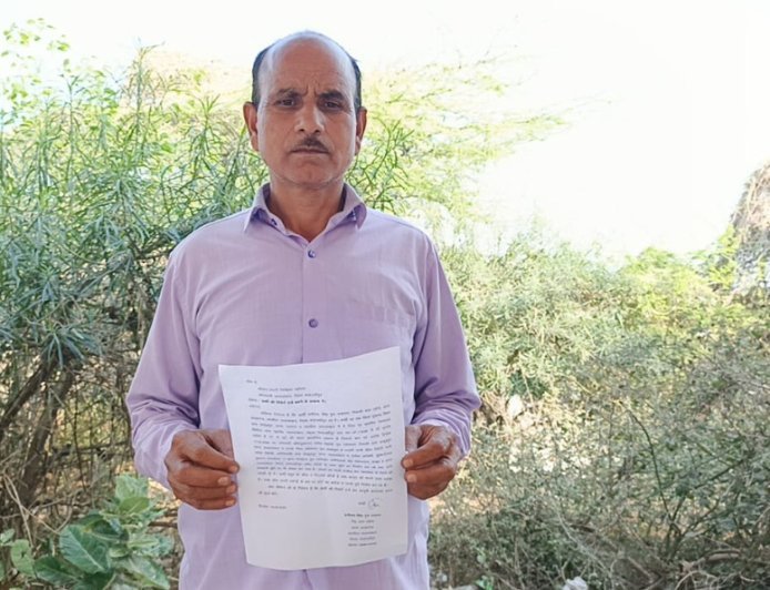 शाहजहांपुर: याकूबपुर में कोर्ट स्टे ऑर्डर का उल्लंघन, रिटायर्ड फौजी की जमीन पर दबंगों ने किया अवैध निर्माण, जानमाल की धमकी