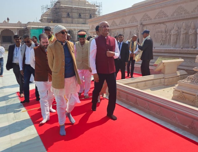 अयोध्या: गुयाना के उपराष्ट्रपति ने अयोध्या पहुंच किया रामलला का दर्शन- पूजन