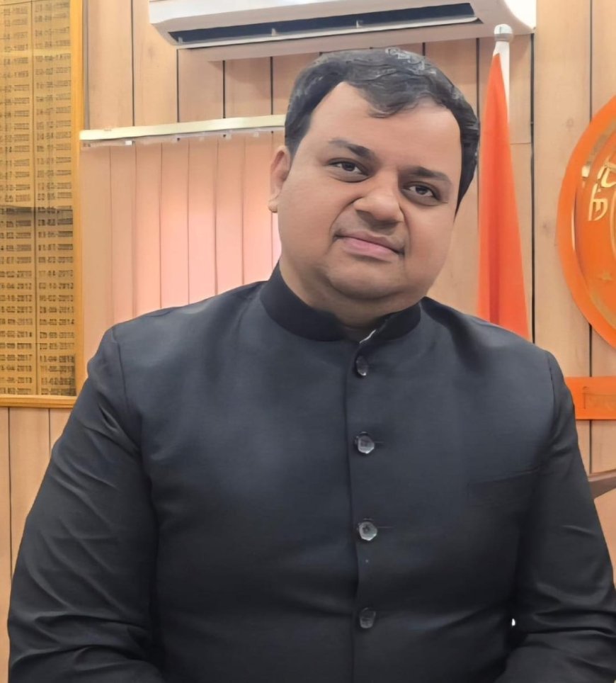 अम्बेडकर नगर: डीएम की बड़ी कार्रवाई, वित्तीय अनियमितता में दो ग्राम प्रधानों की शक्तियां सीज, जिले में मचा हड़कंप