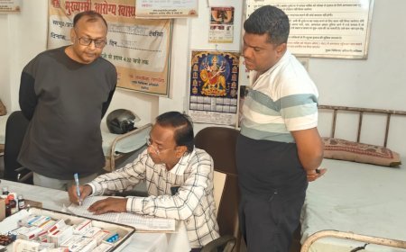 देवरिया: सीएमओ ने मुख्यमंत्री जन आरोग्य मेले का किया निरीक्षण