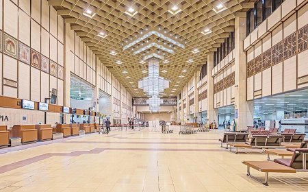 कराची एयरपोर्ट पर फंसे 8 भारतीय यात्री: मिडिल ईस्ट तनाव के बीच अजरबैजान की फ्लाइट डायवर्ट