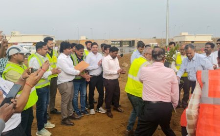 शाहजहांपुर : जलालाबाद क्षेत्र में  गंगा एक्सप्रेसवे का सीईओ मनोज कुमार सिंह ने किया व्यापक निरीक्षण, अप्रैल में उद्घाटन की तैयारी जोरों पर