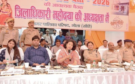 गोला पहुंचे डीएम-एसपी, चैती मेले की तैयारियों को लेकर की बैठक, बनी रणनीति